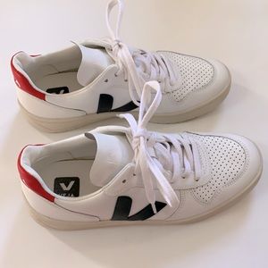 Veja V-10 Colorblock Shoes